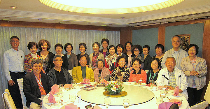 Group Photo of Ladies attendees